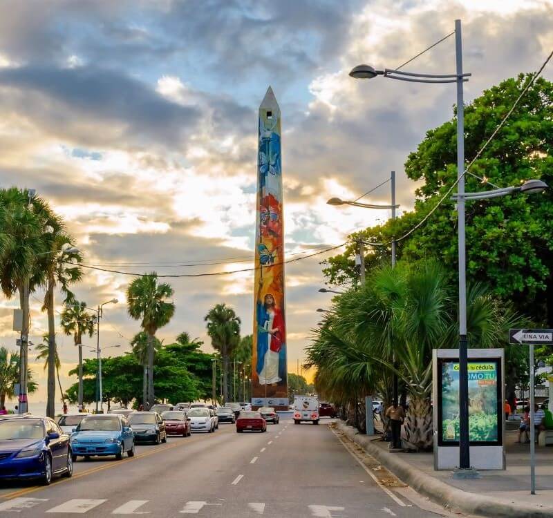 A picture of the Dominican Republic.  Major Avenue 
